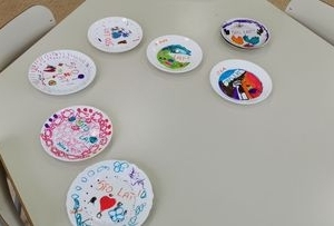 malowanie na talerzach